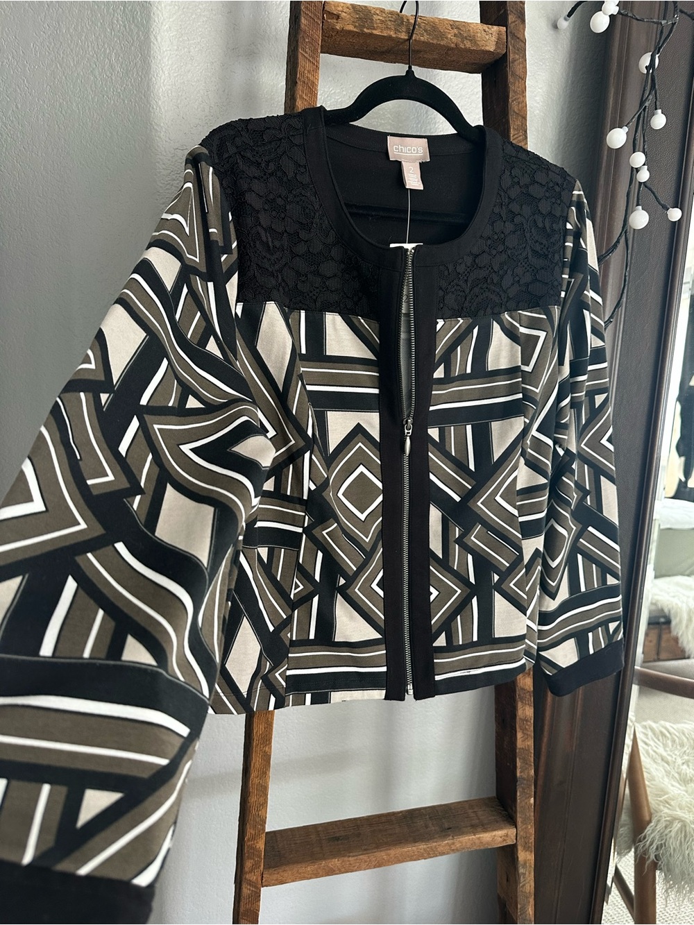 Chico's Geometric Zip-Front Jacket, size medium (2) NWT